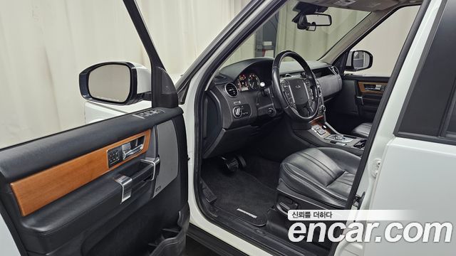Land Rover Discovery 2014 — photo 10