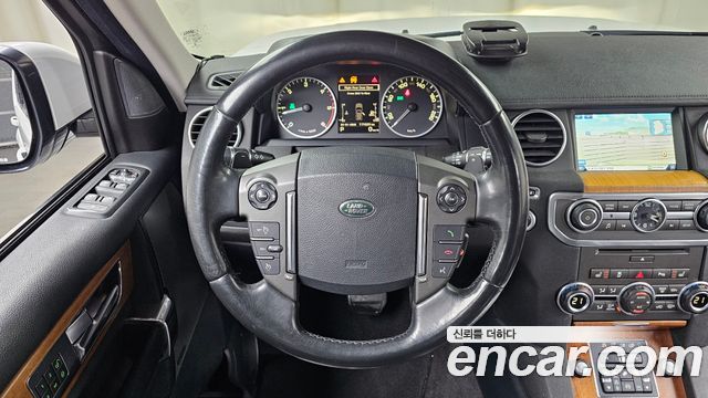 Land Rover Discovery 2014 — photo 13