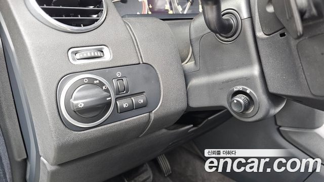 Land Rover Discovery 2014 — photo 14