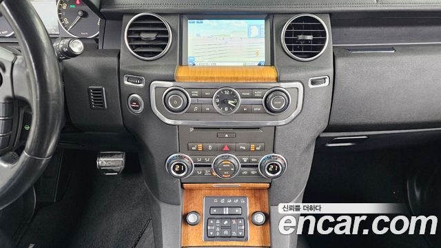 Land Rover Discovery 2014 — photo 15