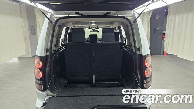 Land Rover Discovery 2014 — photo 20