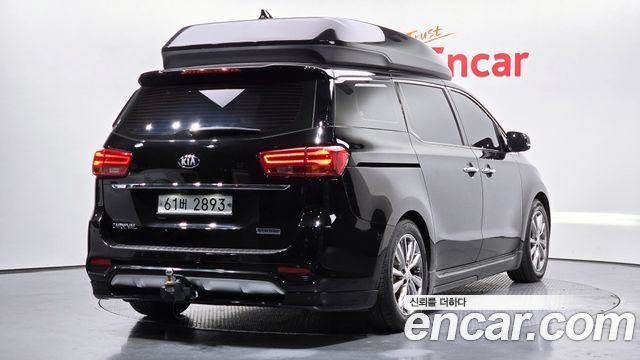 Kia Canival 2019 — photo 2