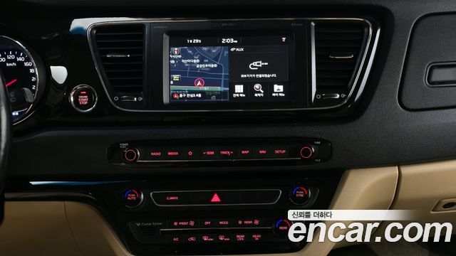 Kia Canival 2019 — photo 16