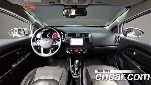 Kia pride 2012 — photo 7