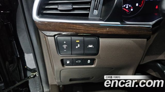 Kia K7 2019 — photo 14