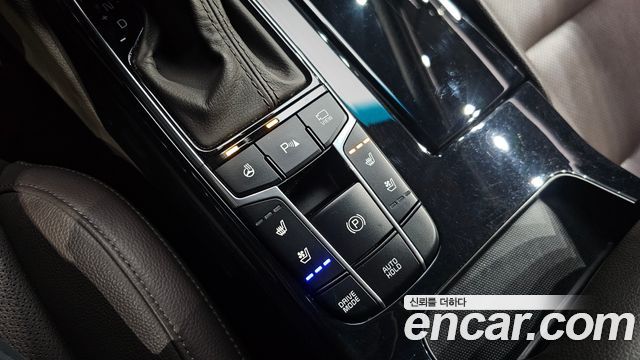 Kia K7 2019 — photo 17