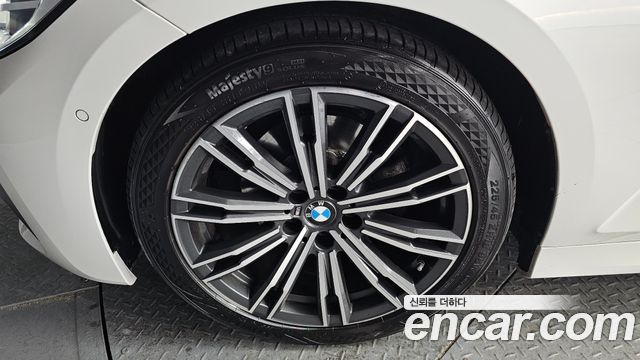BMW 3-Series 2019 — photo 5