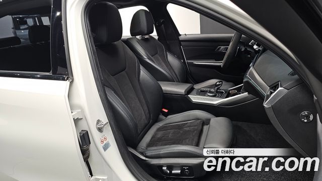 BMW 3-Series 2019 — photo 10