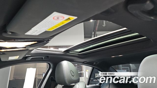 BMW 3-Series 2019 — photo 17