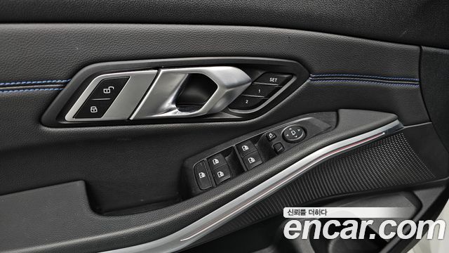 BMW 3-Series 2019 — photo 19