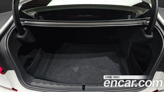BMW 3-Series 2019 — photo 20