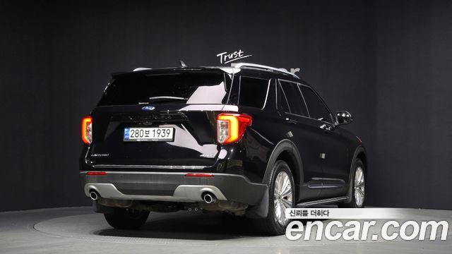 Ford Explorer 2021 — photo 2