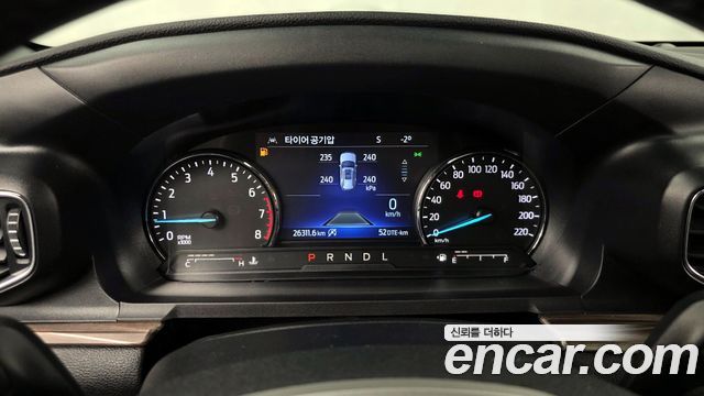 Ford Explorer 2021 — photo 8