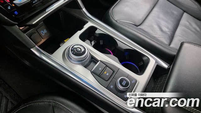 Ford Explorer 2021 — photo 9