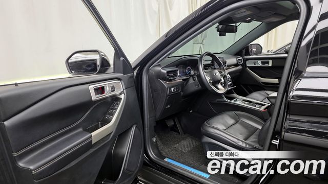 Ford Explorer 2021 — photo 10