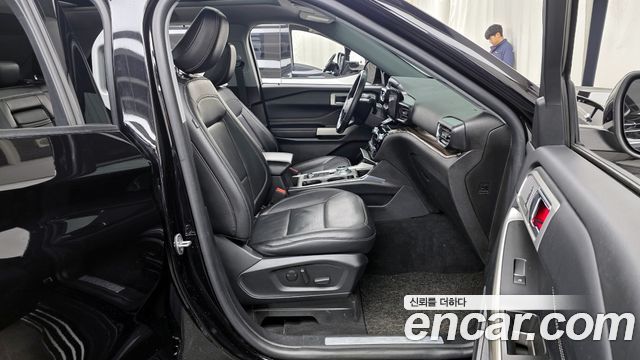 Ford Explorer 2021 — photo 11