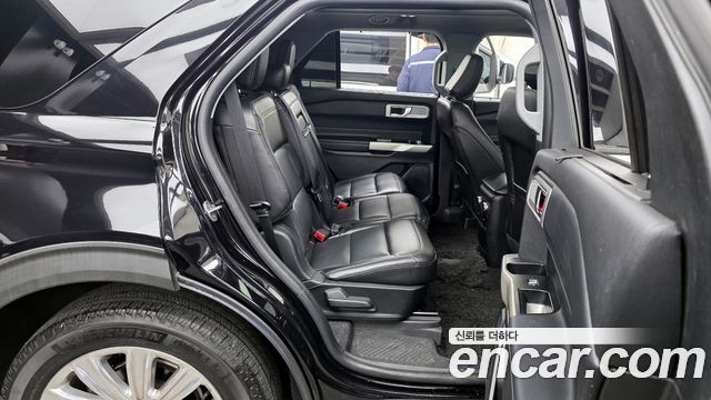 Ford Explorer 2021 — photo 12