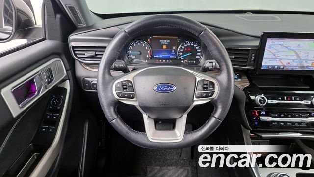 Ford Explorer 2021 — photo 13