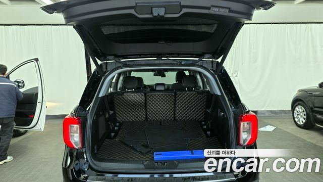 Ford Explorer 2021 — photo 20