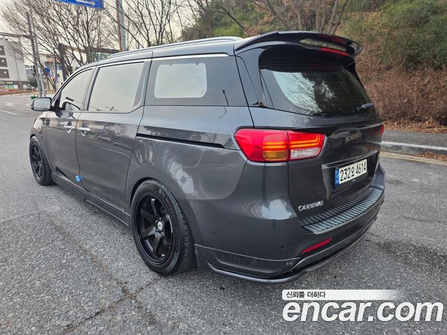 Kia Canival 2016 — photo 4