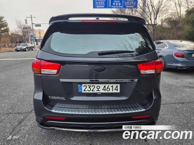 Kia Canival 2016 — photo 5