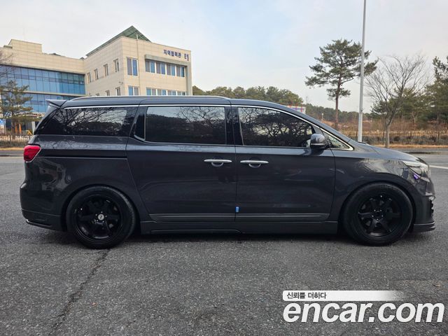 Kia Canival 2016 — photo 7
