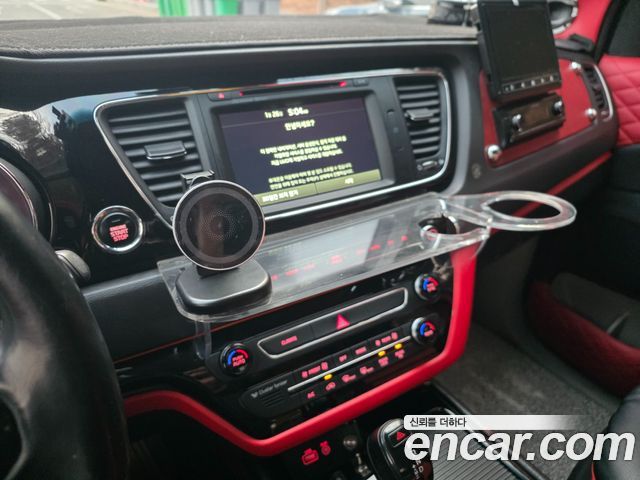 Kia Canival 2016 — photo 18