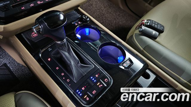 Kia Canival 2016 — photo 9