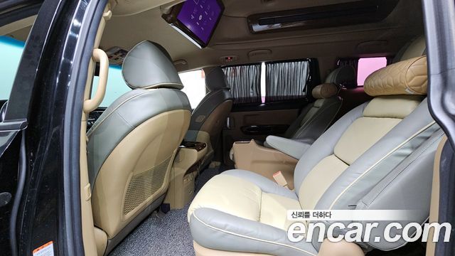 Kia Canival 2016 — photo 12