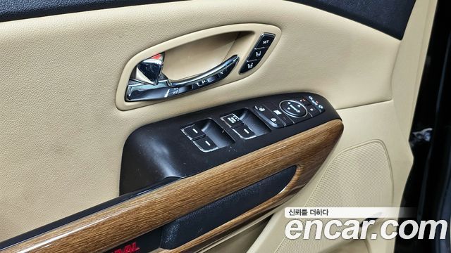 Kia Canival 2016 — photo 14