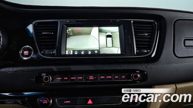 Kia Canival 2016 — photo 17