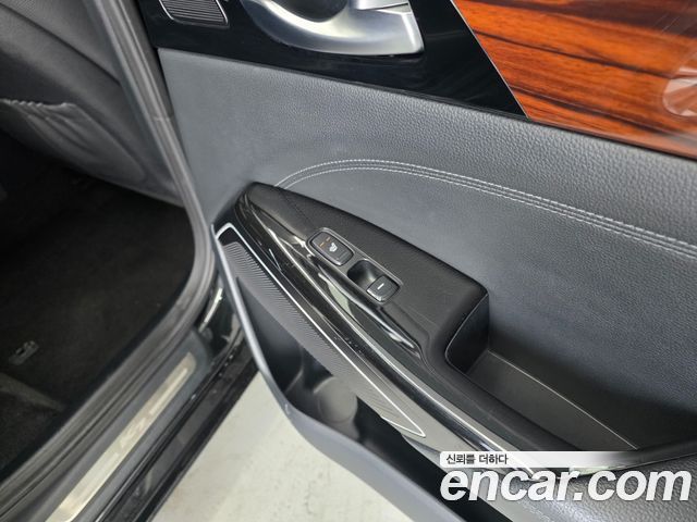 Kia K7 2016 — photo 17