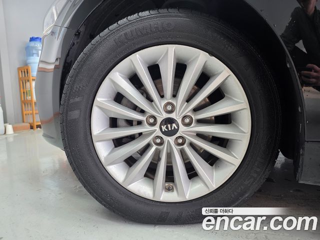 Kia K7 2016 — photo 19