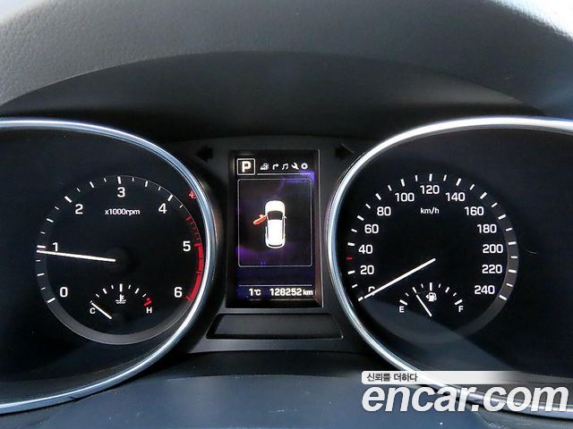 Hyundai Santafe 2016 — photo 9