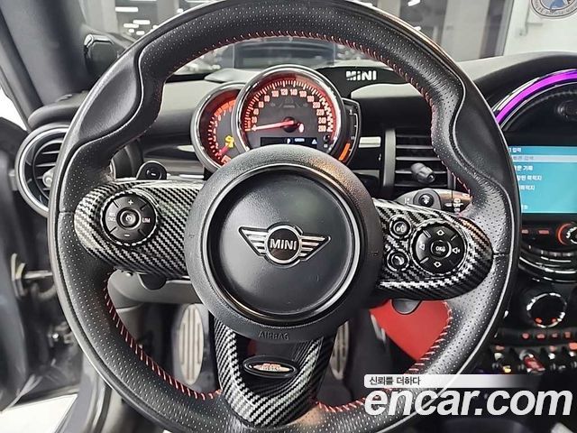 Mini Cooper 2020 — photo 9