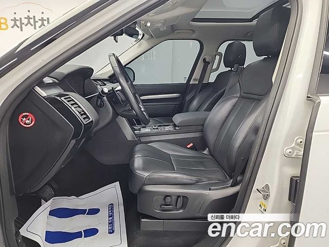 Land Rover Discovery 2020 — photo 11