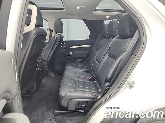 Land Rover Discovery 2020 — photo 12