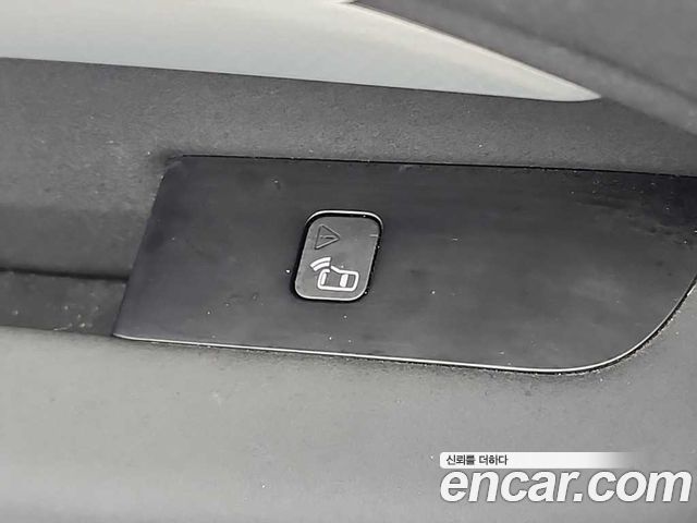 Land Rover Discovery 2020 — photo 15