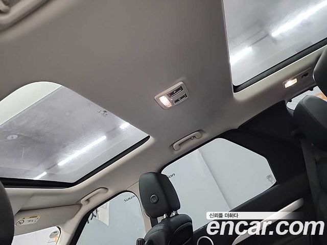 Land Rover Discovery 2020 — photo 16