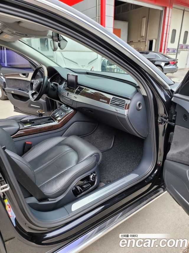 Audi A8 2015 — photo 10