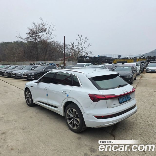 Audi e-tron 2020 — photo 3