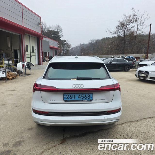 Audi e-tron 2020 — photo 4