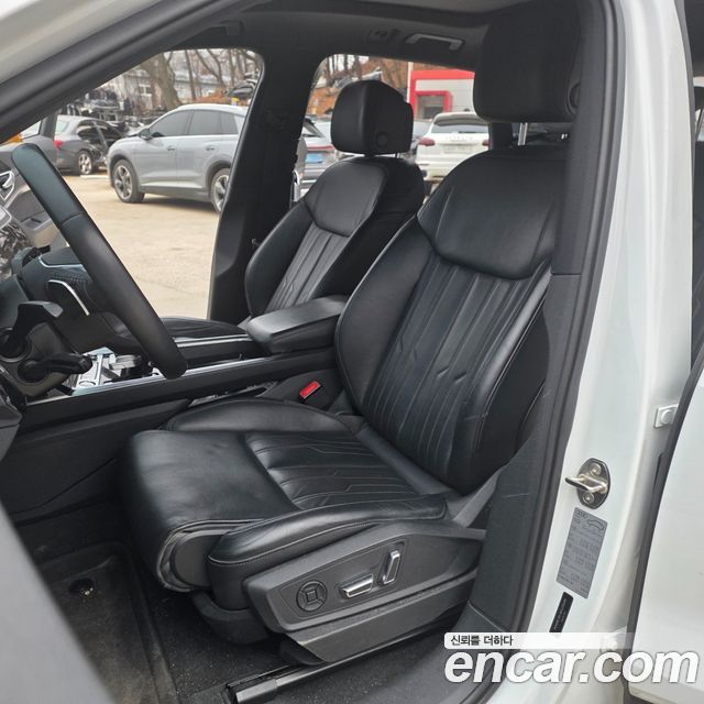 Audi e-tron 2020 — photo 9