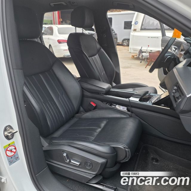 Audi e-tron 2020 — photo 10