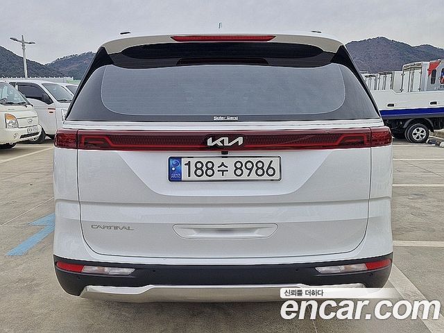 Kia Canival 2023 — photo 6