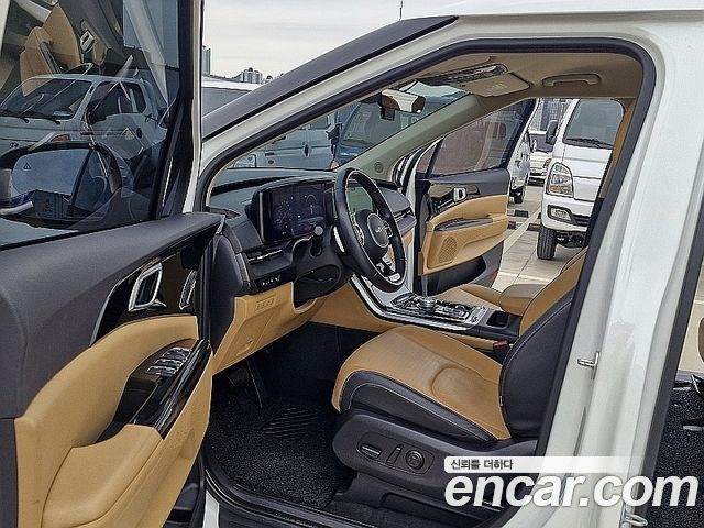 Kia Canival 2023 — photo 16