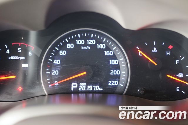 Kia Canival 2012 — photo 8