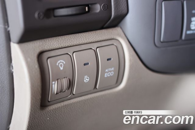 Kia Canival 2012 — photo 12