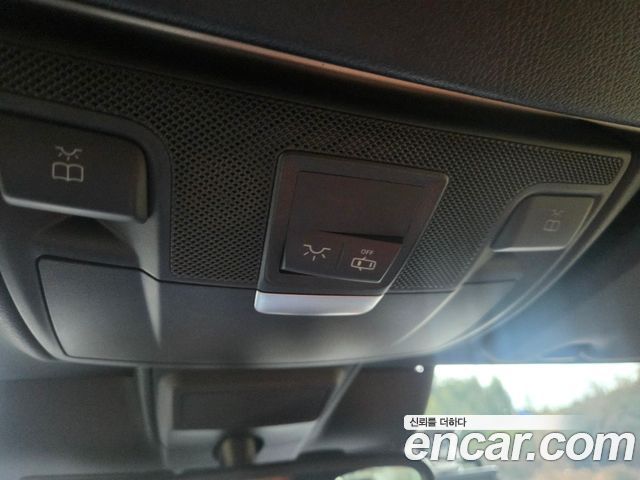 Mercedes-Benz C-Class 2017 — photo 17