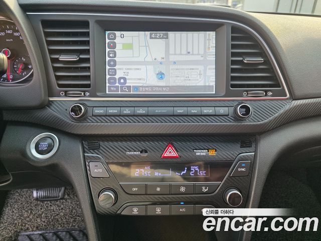 Hyundai AVANTE 2018 — photo 14